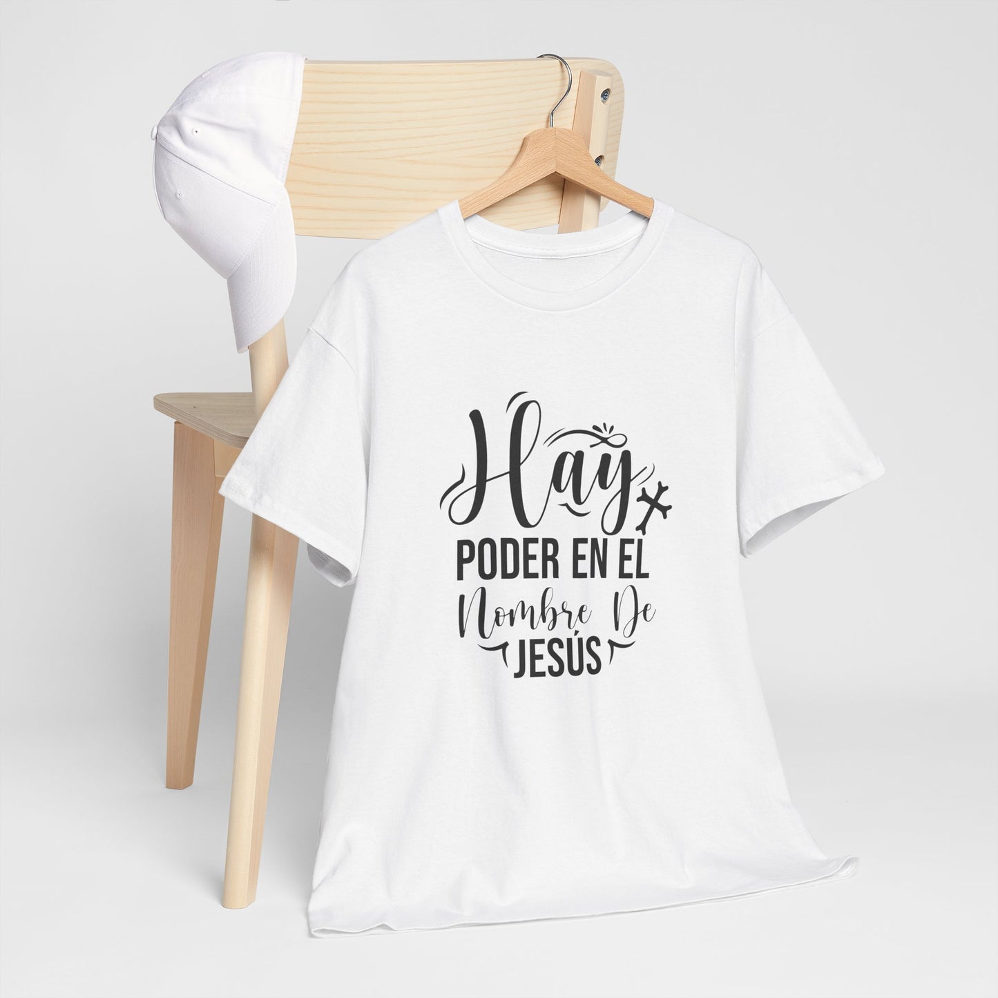 "Hay Poder en el Nombre De Jesús" Camiseta