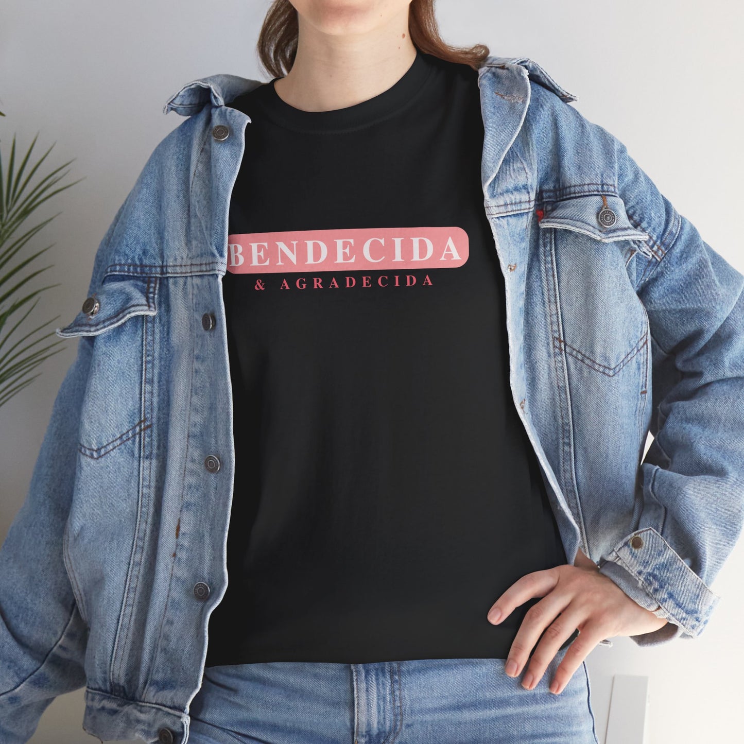 Bendecida y Agradecida T-Shirt