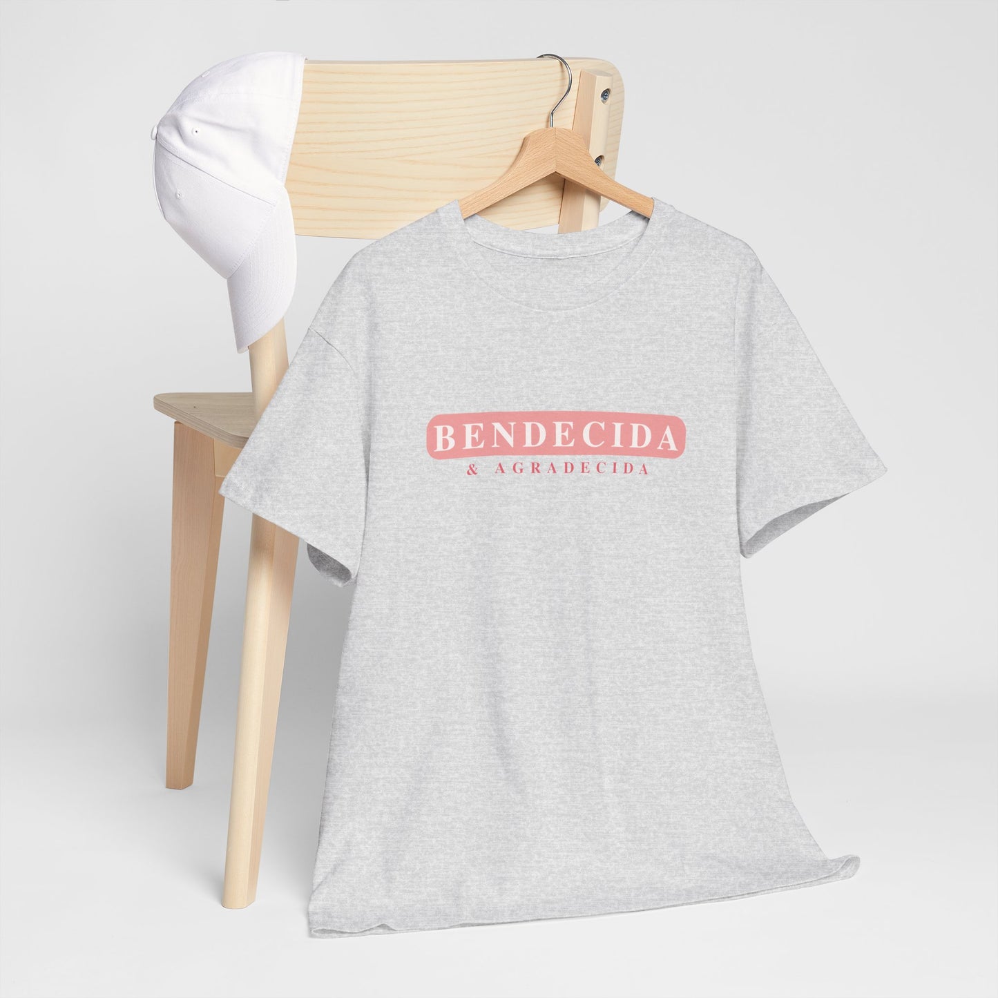 Bendecida y Agradecida T-Shirt