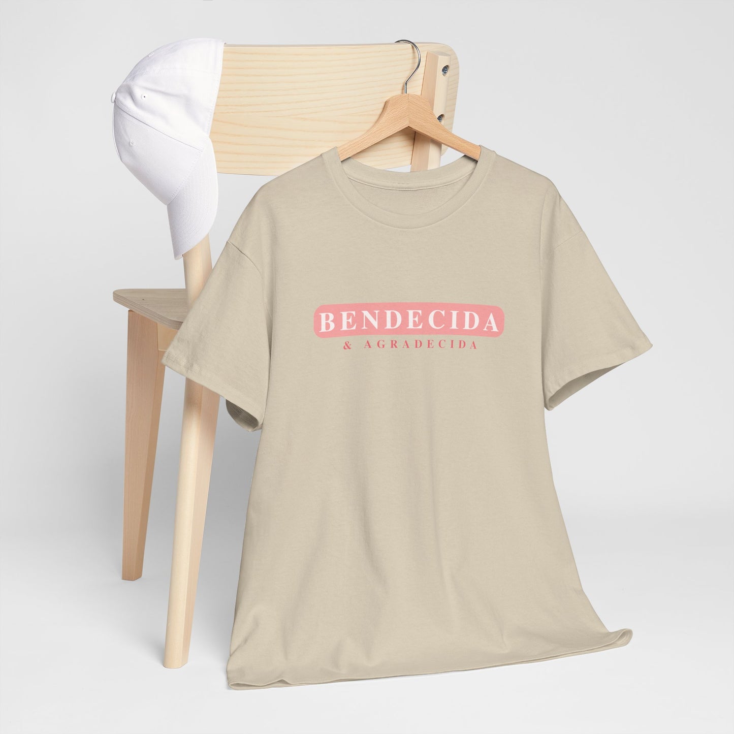 Bendecida y Agradecida T-Shirt