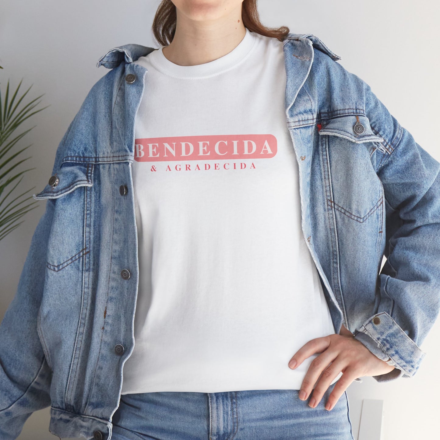 Bendecida y Agradecida T-Shirt